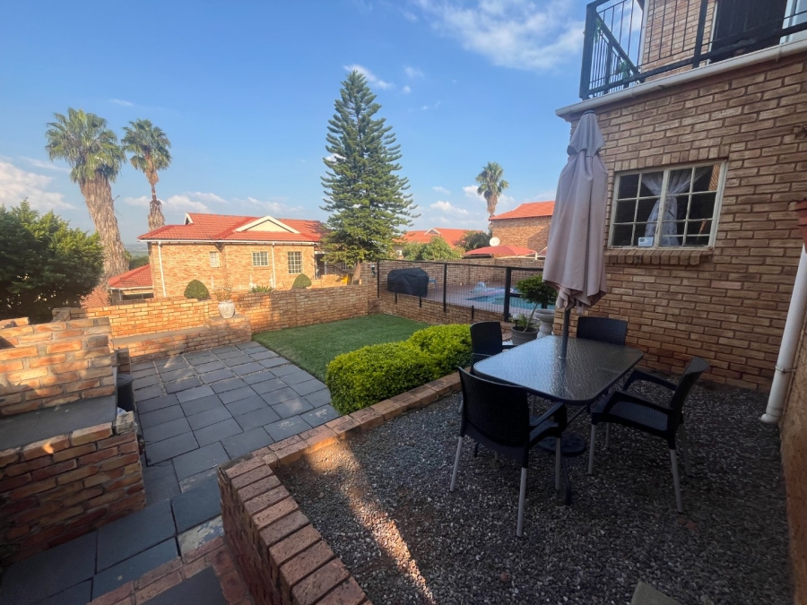 4 Bedroom Property for Sale in Safari Gardens North West